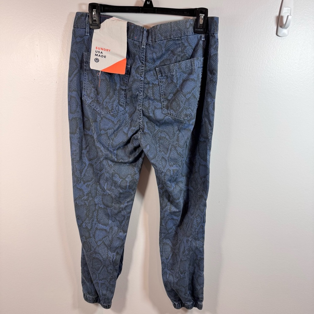 NWT Sundry blue snake python print pants size‎ 28